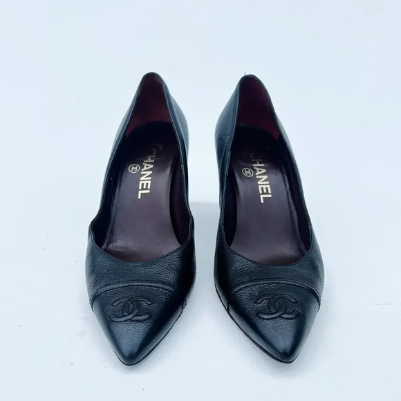 Chanel Black Leather CC Low Court Heels Mid 7 Round Toe 37.5 Career Work 6.5 - Picture 2 of 13